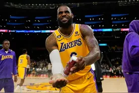 萧华谈詹姆斯破纪录：我们肯定会暂停比赛，确保记录历史图片