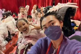 四川大凉山果果合唱团登上央视春晚  村支书：这是我们全村的骄傲图片