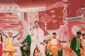 飞起来了！邓超动如脱兔图片