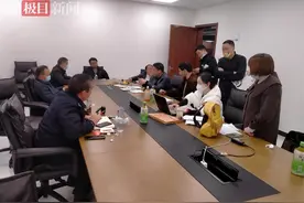 东西湖民警搭建沟通桥梁，助工程队拿回240万装修款图片