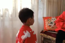 外甥们轮流给五岁的舅舅拜年，舅舅送出的寄语都很恰当图片