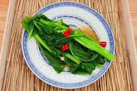 4种隔夜菜自带“毒素”，致癌毁肝肾！春节最易被剩下，别大过年一口口吃出病图片