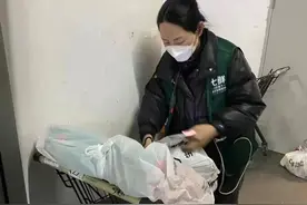 感谢！春节坚守的小哥们图片