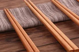 为何俗语说“菜不摆三，筷不成五，席不成六”图片