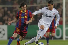 西媒：C罗曾向巴托梅乌询问梅西薪水，后者回答是你的两倍多😥图片