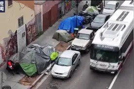 美国无家可归者众多 居住营地遭无情清理图片