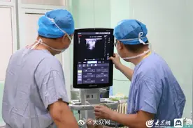 专家提醒：剧烈运动前一定要充分热身图片