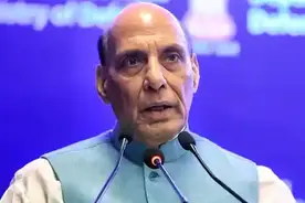 印军两架战机坠毁致一飞行员死亡，印度防长发推：深感悲痛图片