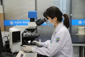 杭州9岁男孩总说痒，上厕所竟发现很多白色的……图片