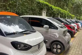 故乡烟火经济|实探五菱“神车”大本营：小车“争夺”小镇图片