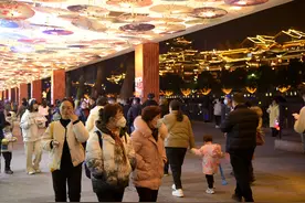 #（经济）湖北宣恩：一河水淌活“夜经济”图片