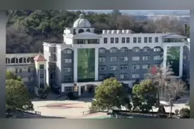 胡鑫宇案知情人士：仓库围墙上有攀爬痕迹，遗体是狗发现的图片