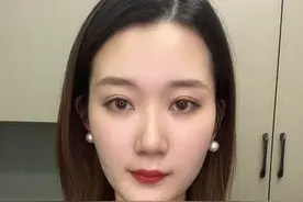 新闻犇一下丨女子不让6岁男童进女厕，遭家长辱骂半小时图片