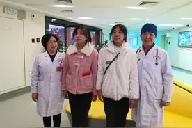 湖南首例连体双胞胎快14岁了图片