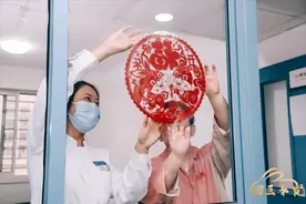 陪伴、忙碌、守护……医院里的别样“年味”！图片