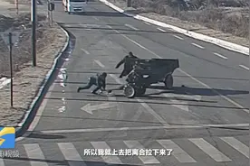 拖拉机失控甩出司机原地不停转圈 热心男子帮忙控住车辆膝盖受伤图片