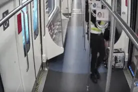 女子在地铁上突然晕倒！这个救命操作要记住图片