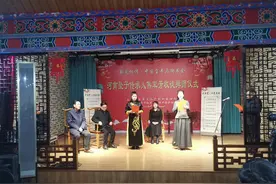 著名河南坠子演员焦军芳喜收新徒图片