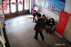 黑龙江一女子整理父亲遗物时，惊出冷汗！赶紧报警图片