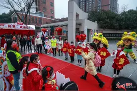 武汉市中小学校迎来开学图片