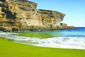 到夏威夷打卡黑绿沙滩图片