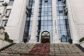 女子不满前夫给孩子灌输负面思想拒付抚养费，法院暖心执行化解双方心结图片