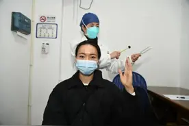 听力残疾人驾车梦想成真！上海驾考体检启动，首批最快三个月后开车上路图片