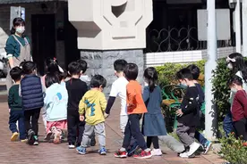 台湾地区总人口数2330万人 新生儿出生数仍呈下滑状态图片