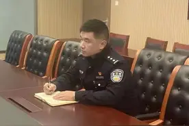 在全市最大的快递中转站里，有个春节“不打烊”的“接待室”，一年来投诉下降82%图片