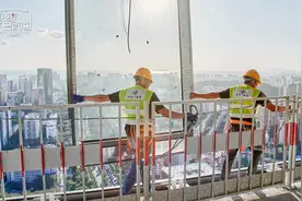 见摄自贸港·一线直击｜三亚中交国际自贸中心外立面幕墙完成80%图片