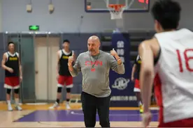 中国男篮主帅乔尔杰维奇：世界杯中国队目标是小组出线图片