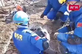 直击现场｜福建蓝天救援队在土耳其震区搜救：挖出多具遗体移交家属图片