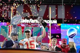 NFL超级碗酋长队逆转夺冠 蕾哈娜中场秀惊艳图片