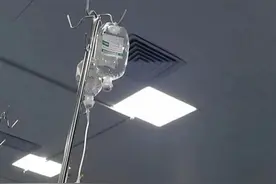 一碗隔夜菜，六旬老人吃进ICU！图片