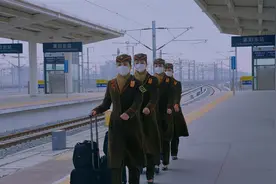 揭秘！高铁小姐姐鲜为人知的一面图片