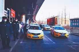 来了！沈阳桃仙国际机场出租车排队实行新规图片