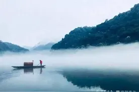 郴州雾漫小东江图片