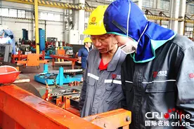 工匠汇·第一届四川工匠｜钟俊林：小车间里的大国工匠图片