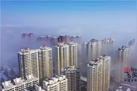 兰州榆中县城：沉浸雾中 如梦似幻图片