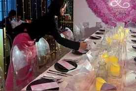 这个宝宝，将在父母的婚礼上当花童图片