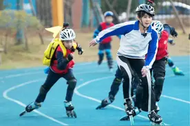 响应“北冰南展” 号召，王濛周洋携手“运动者联盟”走进湖南校园图片