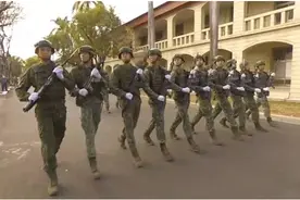 绿媒曝：台军新式踢正步视频外流，与解放军动作相似引网友议论图片