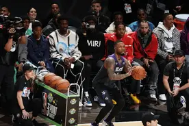 魔术师：利拉德为三分球大赛献上了一场投篮表演图片