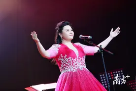 天籁女声惊艳全场！东莞“90后”教师陈璐圆梦开唱图片