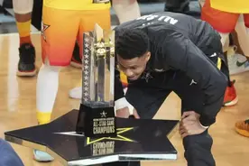 美职篮全明星赛扬尼斯队击败勒布朗队 塔图姆首获最有价值球员图片