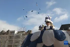 德国科隆狂欢节迎来200周年欢庆高潮图片