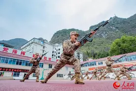 广西桂林：武警官兵多课目训练锤炼过硬本领图片