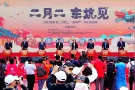 昨天，东莞上演“泼水大战”！图片