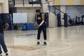 掘金记者晒戈登训练视频：30分钟内苦练400记中远投图片