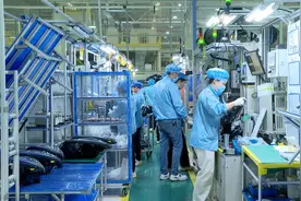 洪湖《拼搏赶超 勇争一流 冲刺开门红》湖北三立车灯：集聚优势资源  助力企业发展图片